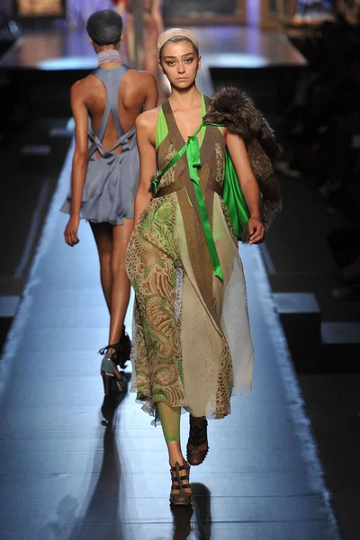 Look 53